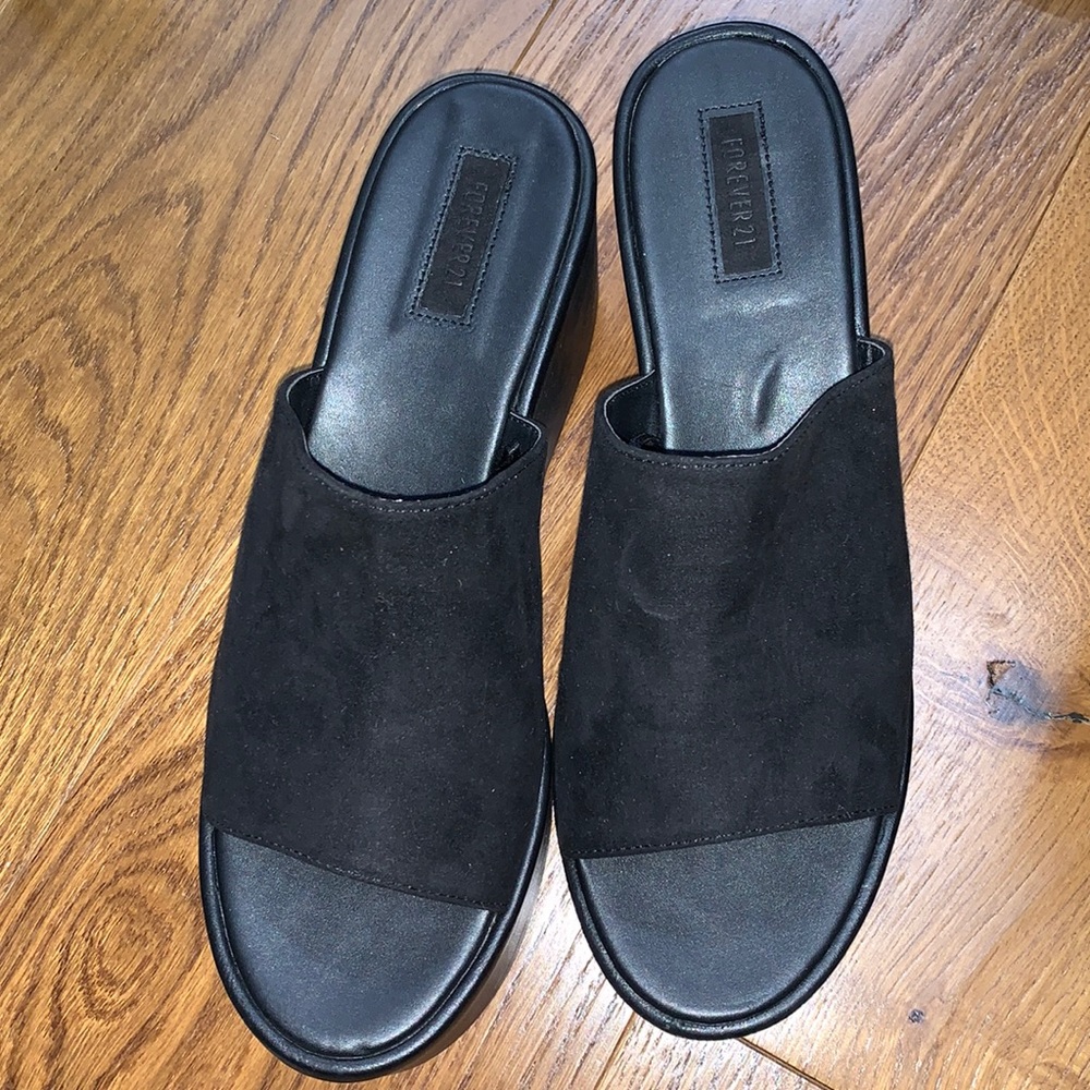 FOREVER 21 Black Platform Sandals
